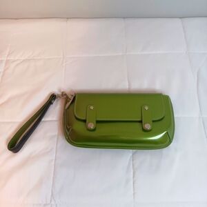 Beijo Patent Green Wristlet NY Paris London 10x5